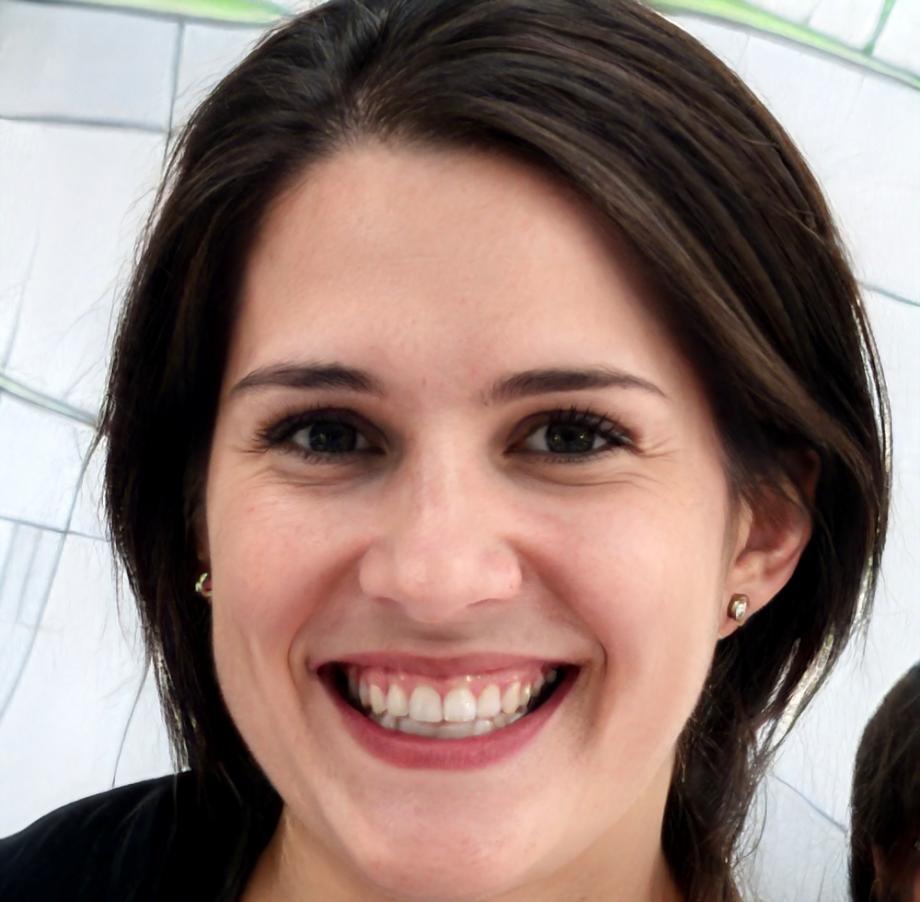 Elena Kowalski, Business Finance Expert