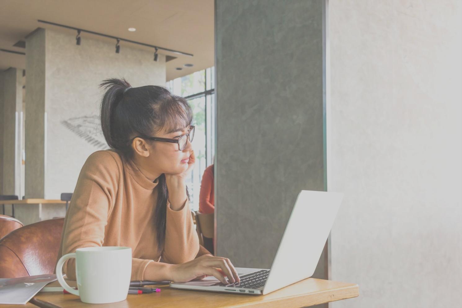 Professional financial education environment with learning materials